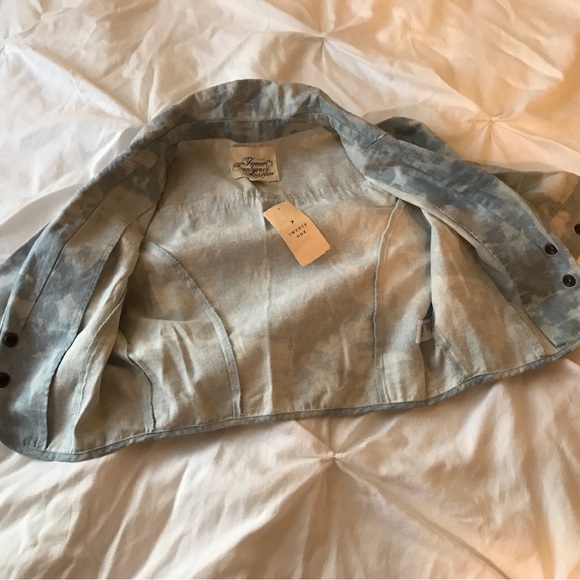 Forever 21 Tie Dye Cropped Denim Jacket - Size Small - NWT - Picture 3 of 4